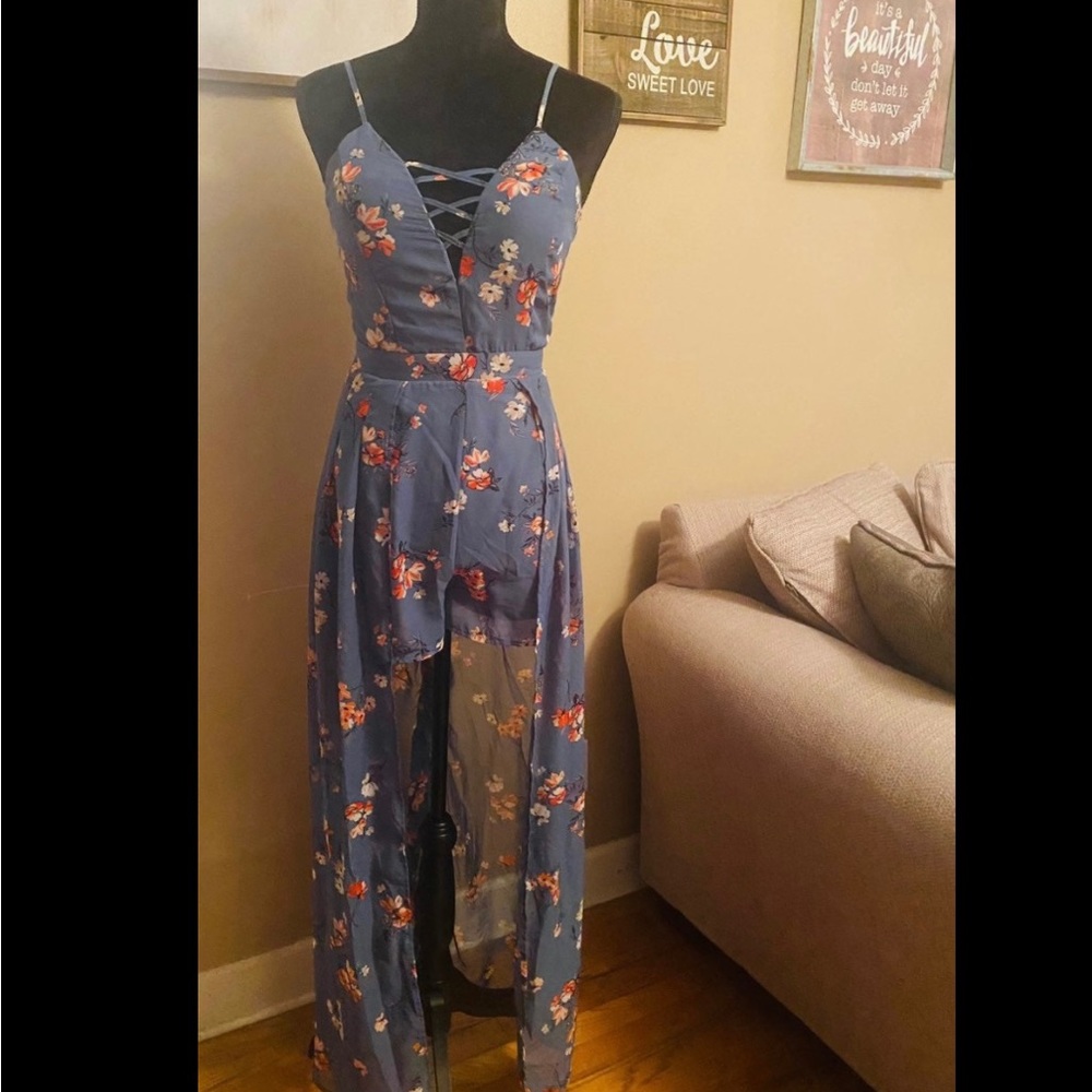 BEAUTIFUL Romper w/ Long overlay in Back Size 5